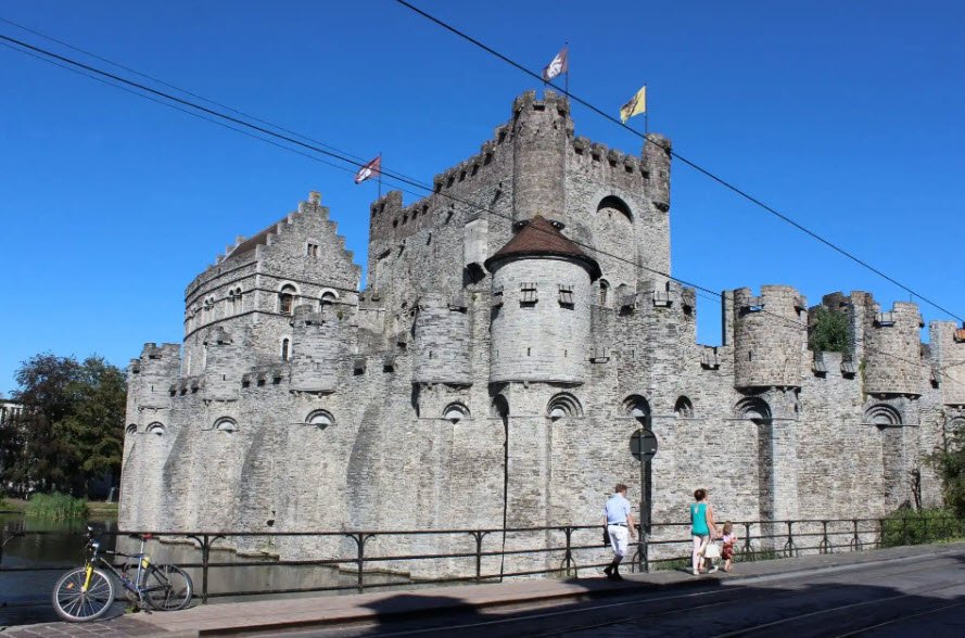 Castle of the Counts, Spain